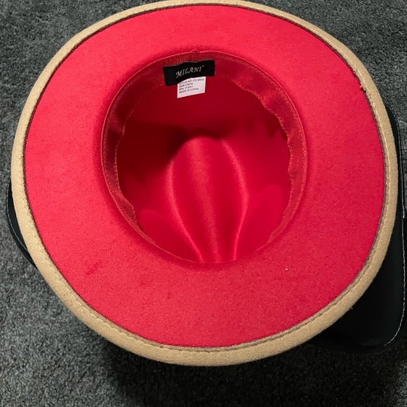 Milani two toned tan and red hat. - Picture 2 of 5